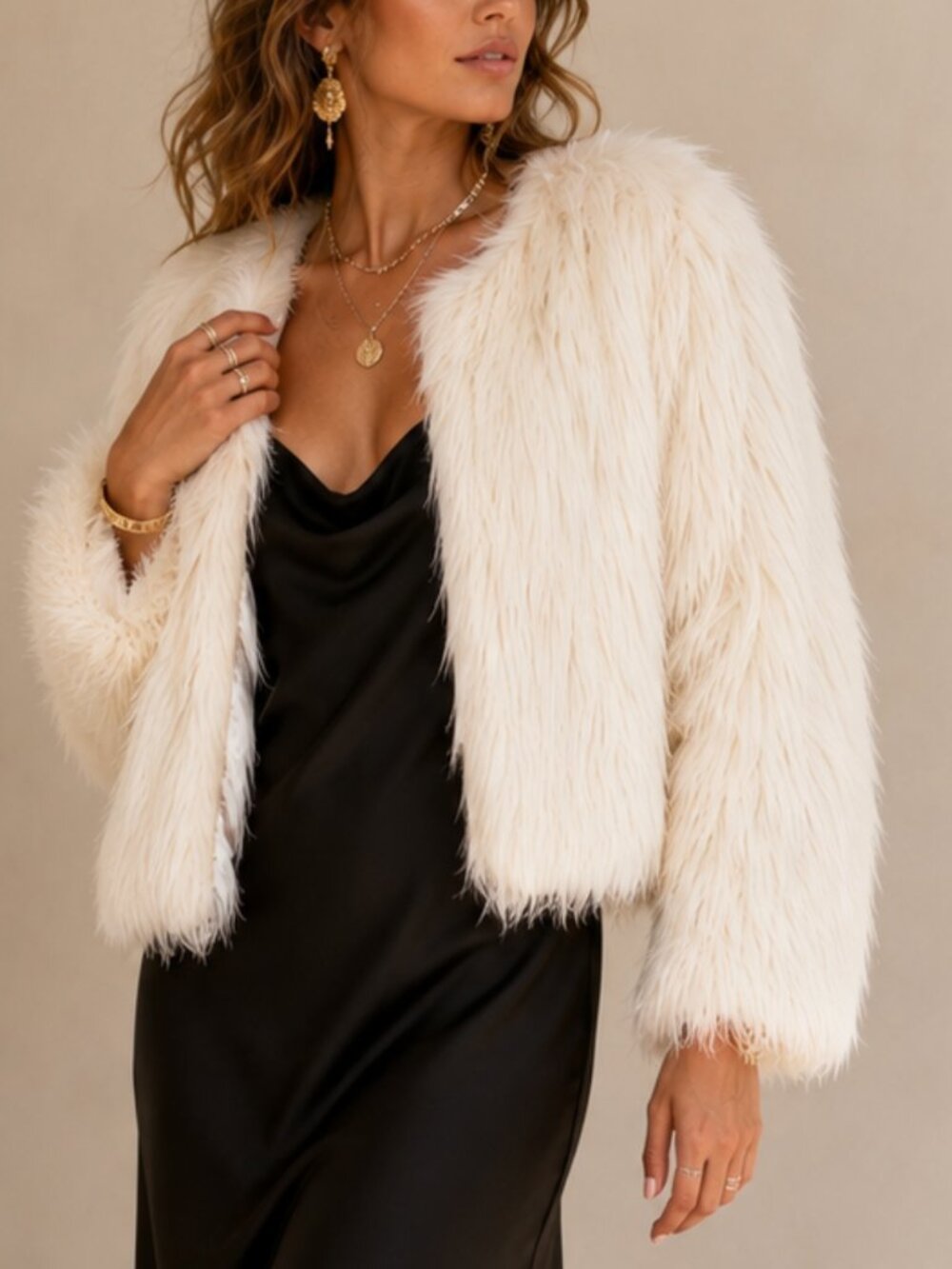 Ivory White Faux Fur Cropped Fluffy Glam Jacket M Pockets Boho Chic Y2K NWOT